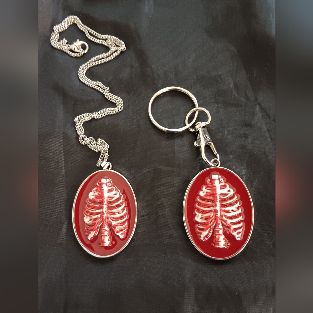 3D Rib Necklace and Keychain Set (NWOT)
